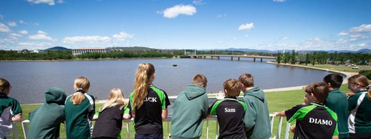 School group at the National Capital Exhibition, Regatta Point.