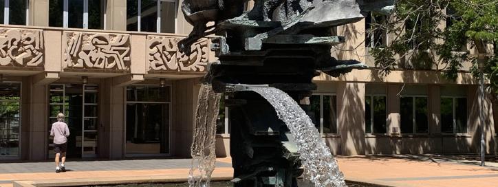 Treasury Fountain, Parkes. 