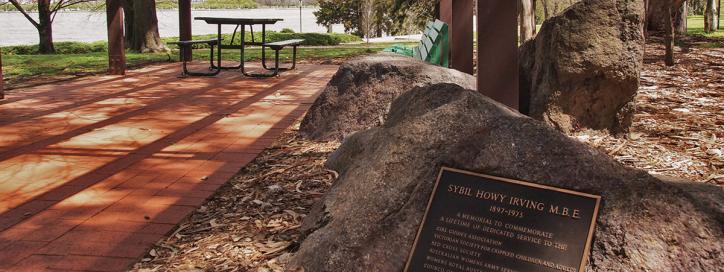 Sybil Irving Memorial, Parkes.
