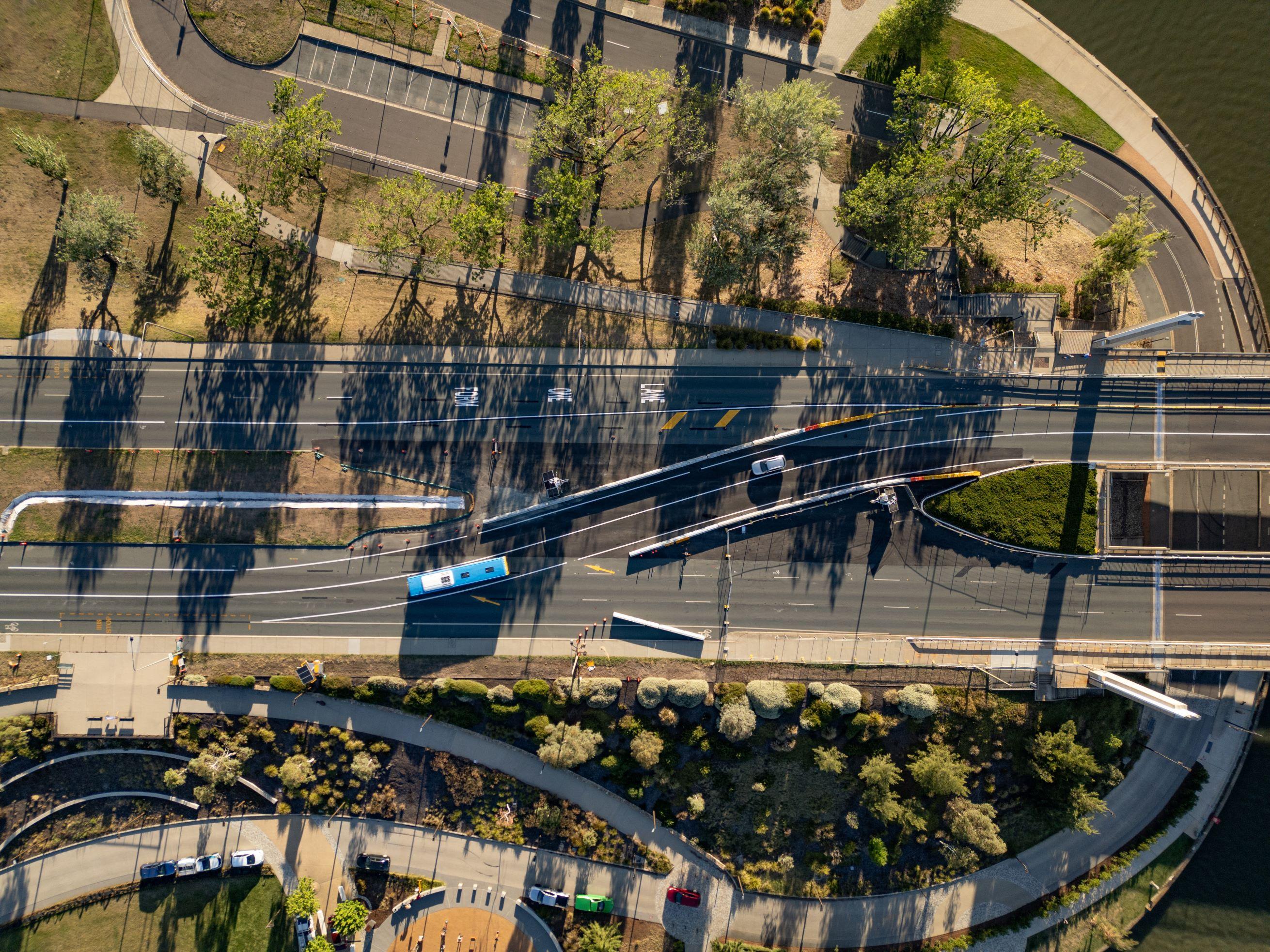 Thie image shows the crossover lanes at the northern end of Commonwealth Avenue Bridge - it is taken from directly above the crossover.
