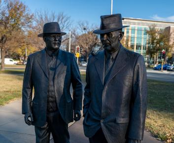 Prime Minister John Curtin and Treasurer Ben Chifley sculpture, Parkes.