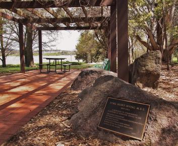 Sybil Irving Memorial, Parkes.